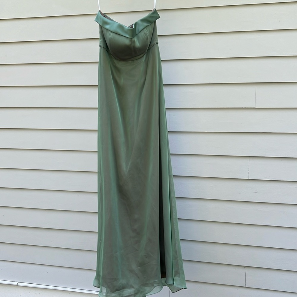 Jim Hjelm occasions Strapless green dress with sheer fabric